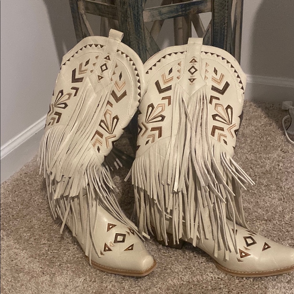 Cowboy Classy Stylish Quilted Boots Size 8, Worn Once